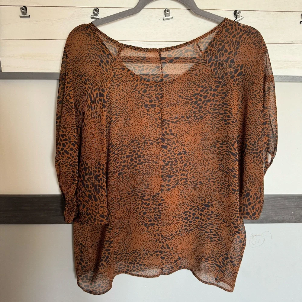 Dolman short sleeve lightweight transparent animal print size Medium - Picture 4 of 10
